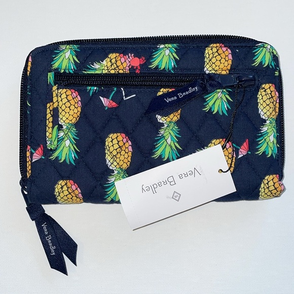 Vera Bradley Turn lock Wallet RFID
Protection Pineapple Toucan Party NWT - Picture 7 of 7